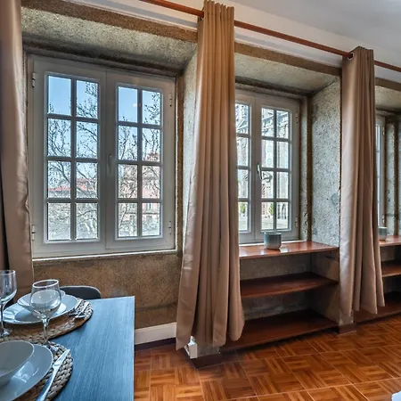 Open The Window And Feel The Historic * Oporto